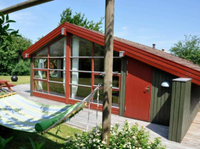 Отель Three-Bedroom Holiday home in Juelsminde 9  Сённербю